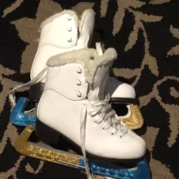 Skate by Jackson Other - CLOSET CLEAROUT ‼️Ice skates with guards